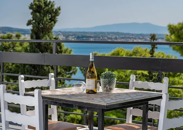 Genesis מלון Káto Loutrákion