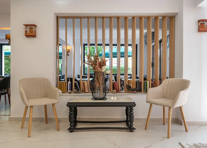 Отель Genesis 4*